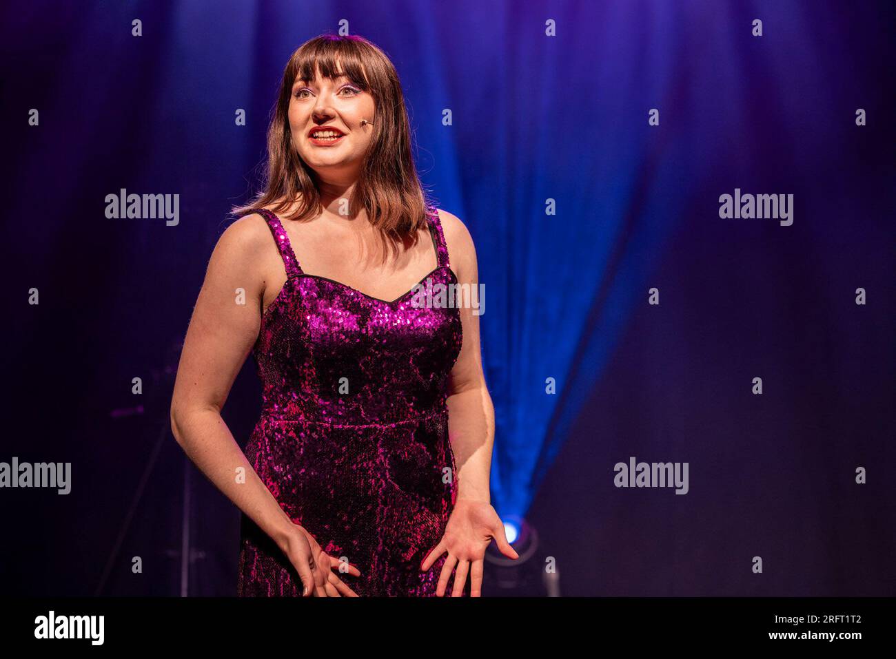Édimbourg Pleasance, Royaume-Uni. 05 août, 2023 photographié : Flat & the Curves, les finalistes du Chortle Award 2023 apportent leur cabaret de comédie scintillant au public de Pleasance. Le gala d'ouverture de Pleasance célèbre sa 38e année avec les moments forts de certains des spectacles du programme Edinburgh Fringe 2023. Crédit : Rich Dyson/Alamy Live News Banque D'Images