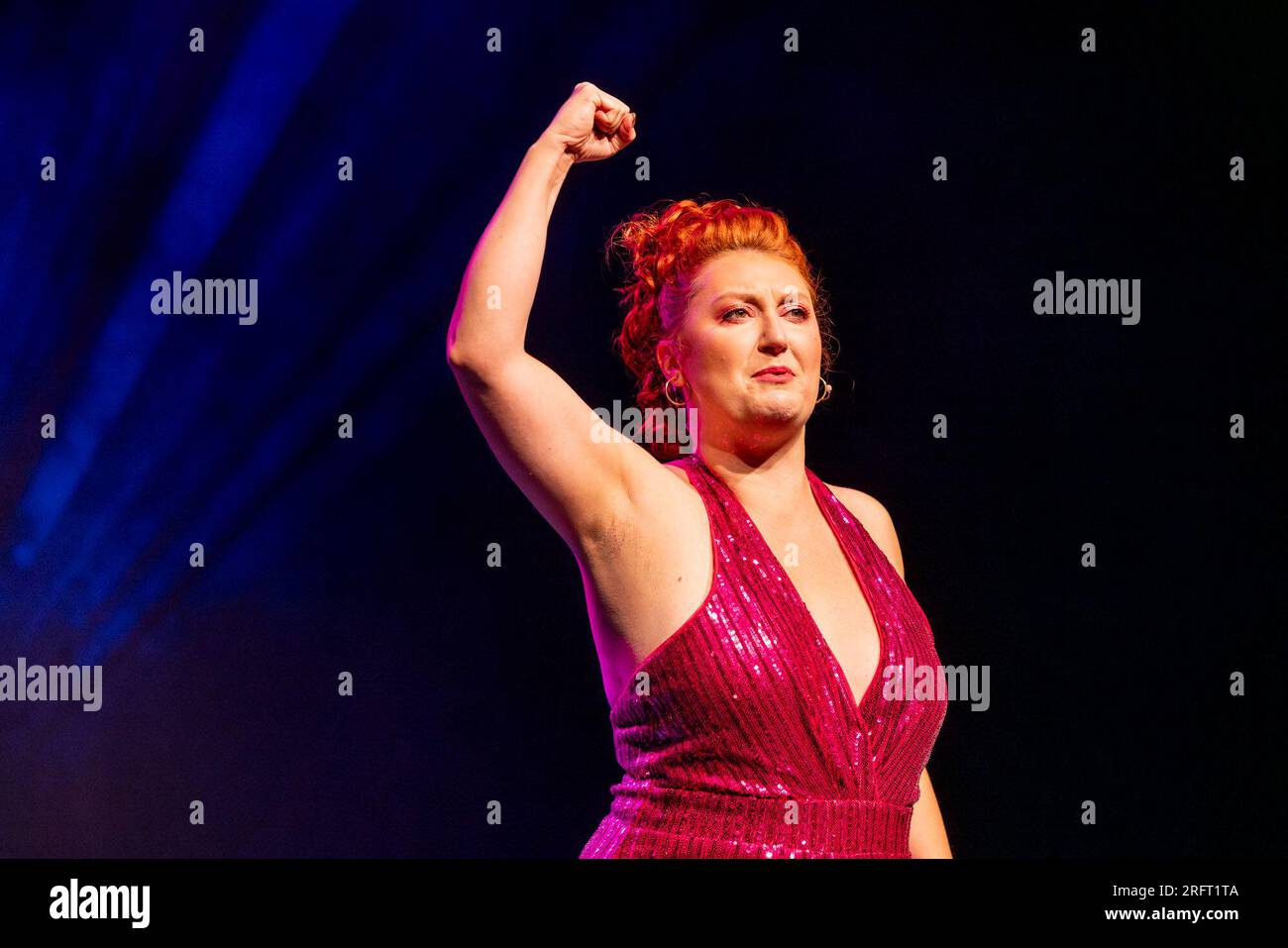 Édimbourg Pleasance, Royaume-Uni. 05 août, 2023 photographié : Flat & the Curves, les finalistes du Chortle Award 2023 apportent leur cabaret de comédie scintillant au public de Pleasance. Le gala d'ouverture de Pleasance célèbre sa 38e année avec les moments forts de certains des spectacles du programme Edinburgh Fringe 2023. Crédit : Rich Dyson/Alamy Live News Banque D'Images