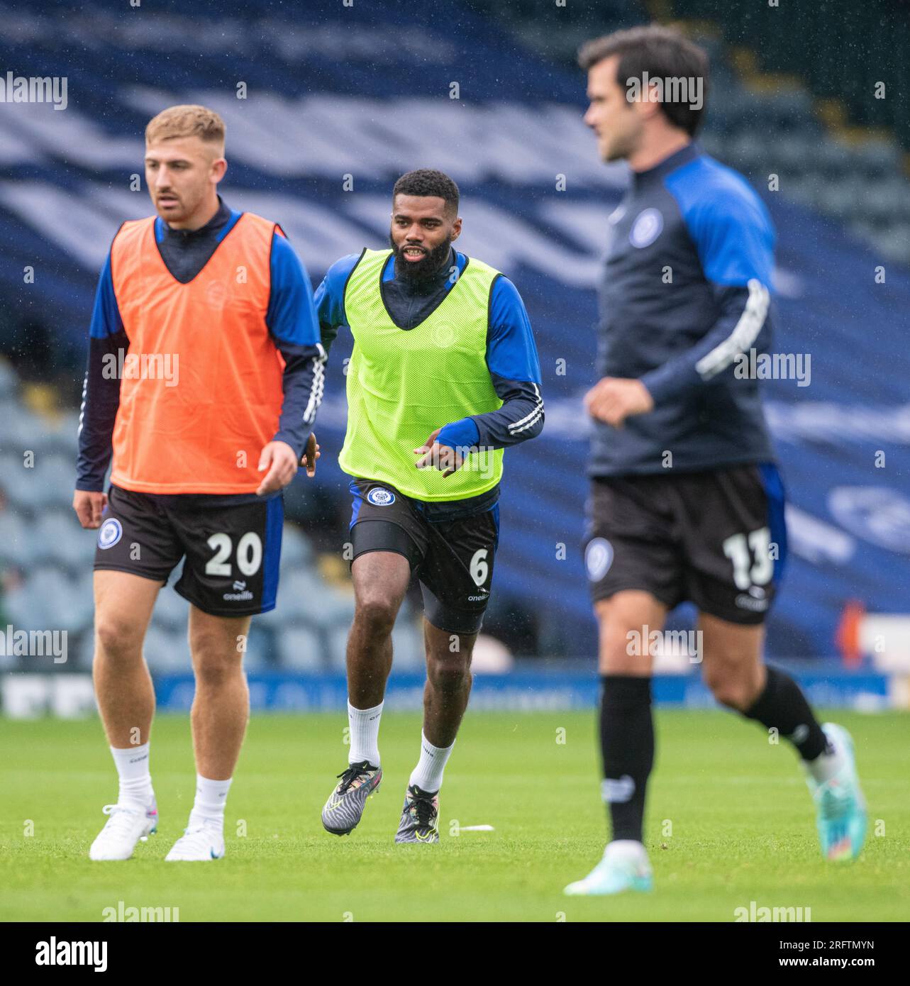 Rochdale, Greater Manchester, Angleterre, 5 août 2023. Rochdale s’échauffera avant le coup d’envoi, Rochdale AFC V Ebbsfleet s’unit dans la Ligue nationale Vanarama à la Crown Oil Arena. (Image de crédit : ©Cody Froggatt/Alamy Live News) Banque D'Images