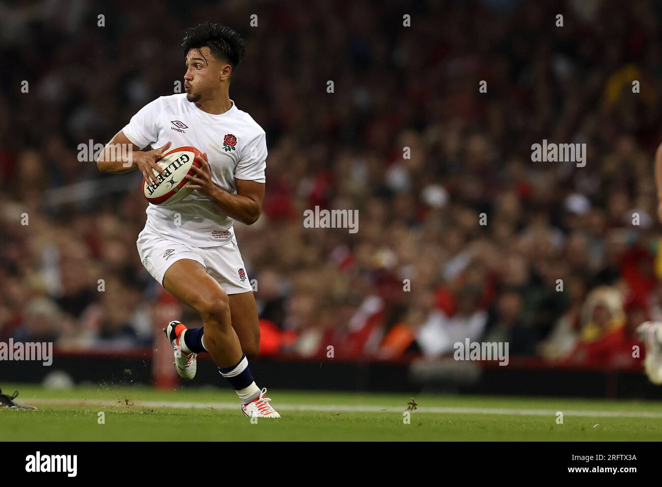Cardiff, Royaume-Uni. 05 août 2023. Marcus Smith d'Angleterre en action. Match Vodafone Summer Series 2023, pays de Galles contre Angleterre au Principality Stadium à Cardiff le samedi 5 août 2023. photo par Andrew Orchard/Andrew Orchard photographie sportive/Alamy Live News crédit : Andrew Orchard photographie sportive/Alamy Live News Banque D'Images