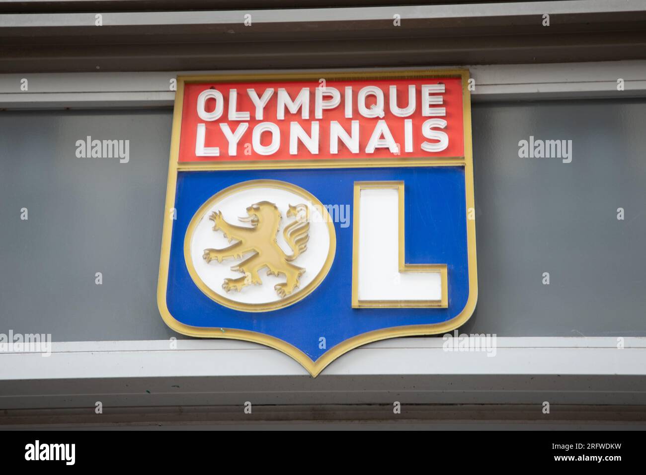 Lyon , France - 08 01 2023 : logo de la marque OL et texte de l'enseigne du football Olympique Lyonnais football Club sur lyon Banque D'Images