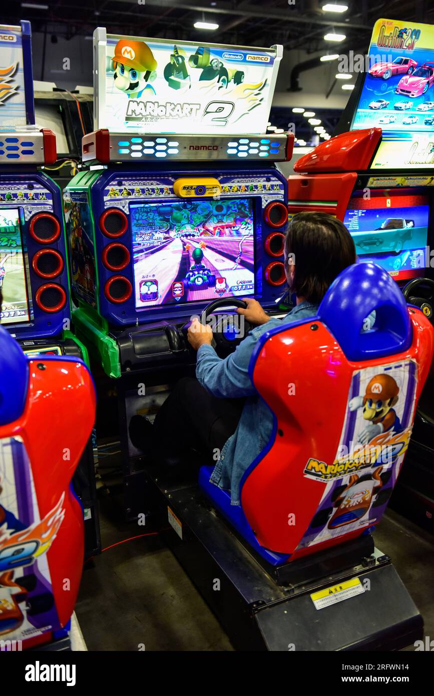 Las Vegas, Nevada États-Unis. 5 août 2023. Les joueurs apprécient les jeux d'arcade à Evo 2023 qui ont lieu au Mandalay Bay Resort à Las Vegas. Crédit : Ken Howard/Alamy Banque D'Images