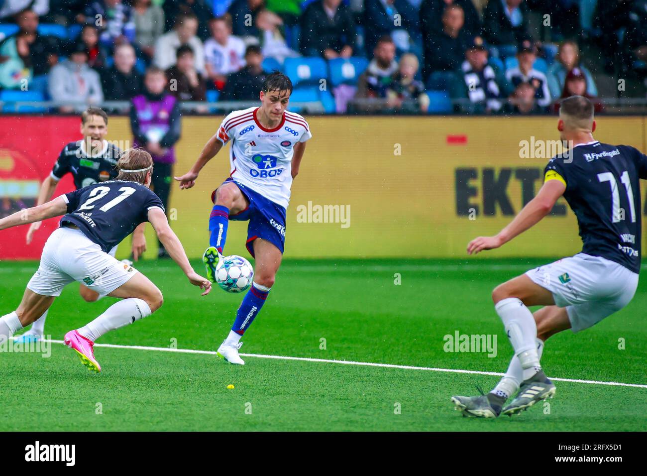 Drammen, Norvège, 05 août 2023. Magnus Riisnæs de Vålerenga contrôle le ballon dans le match entre Strømsgodset et Vålerenga au Marienlyst Stadion à Drammen. Crédit : Frode Arnesen/Alamy Live News Banque D'Images