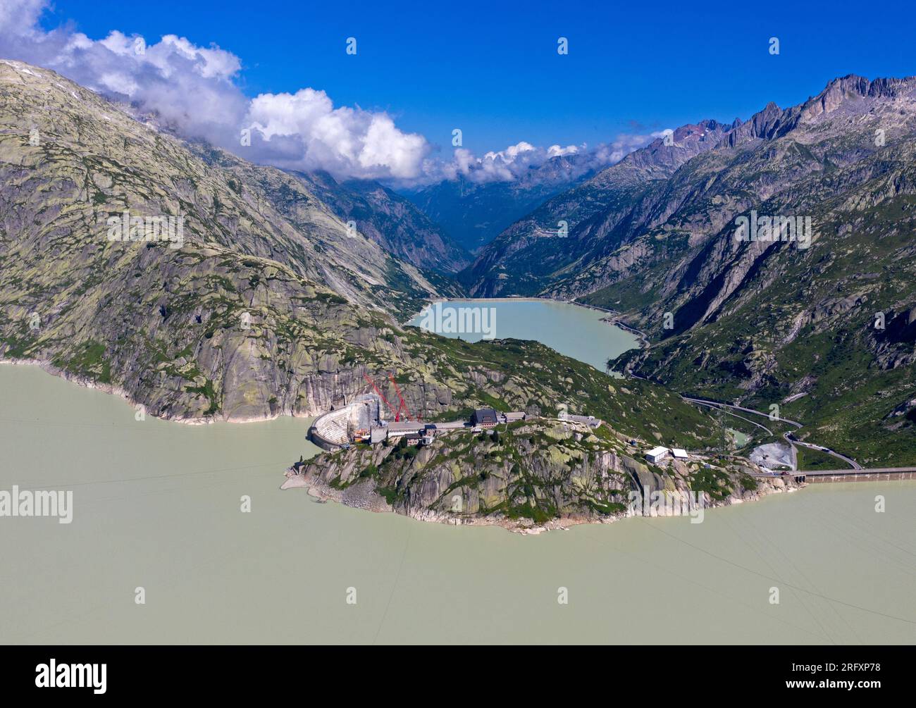 Vue sur le réservoir Grimselsee à l'Hospice Grimsel, Räterichsbodensee derrière, région de Grimsel, Oberland bernois, canton de Berne, Suisse Banque D'Images