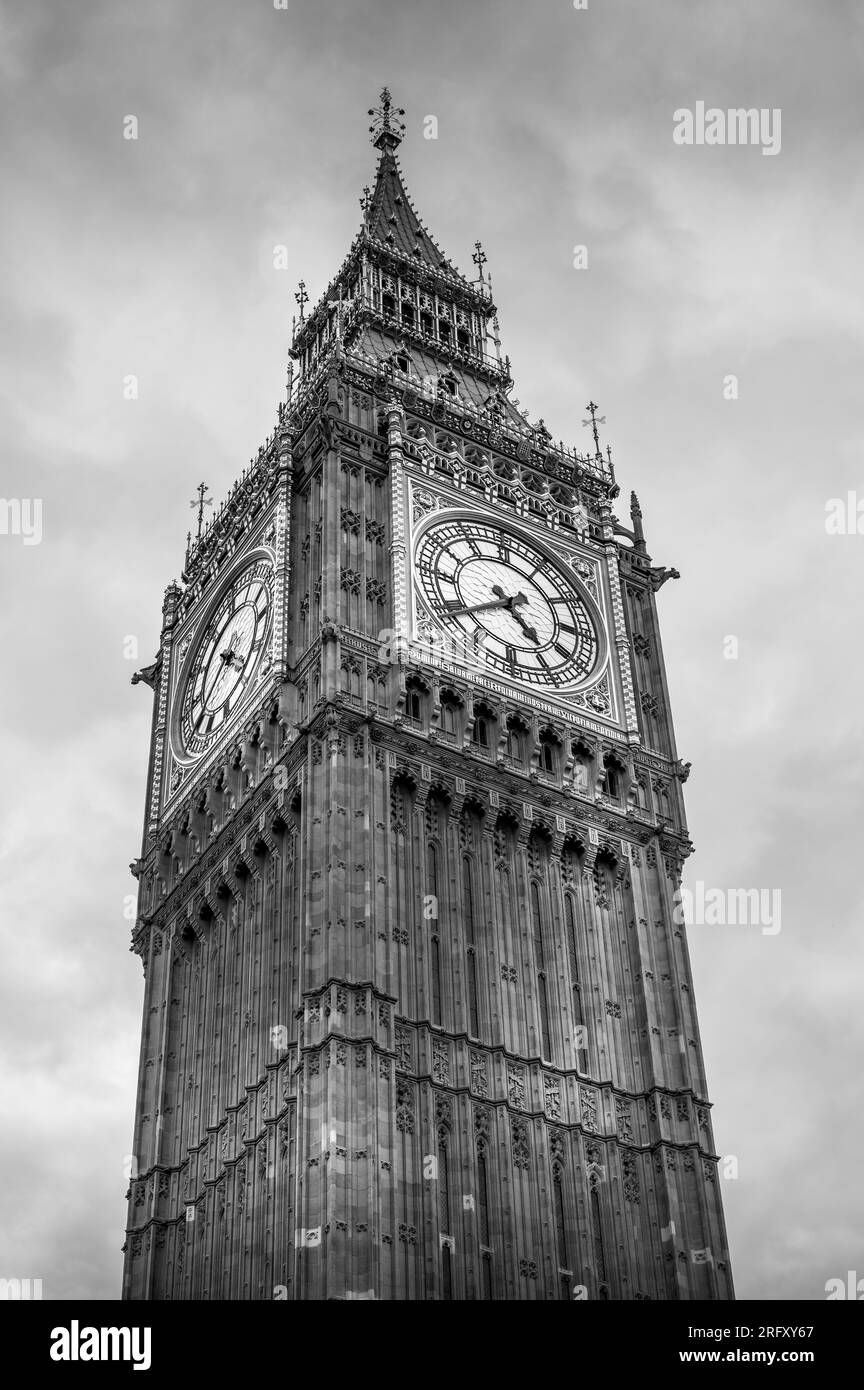 Vue sur la tour de l'horloge Big Ben à Londres. Banque D'Images