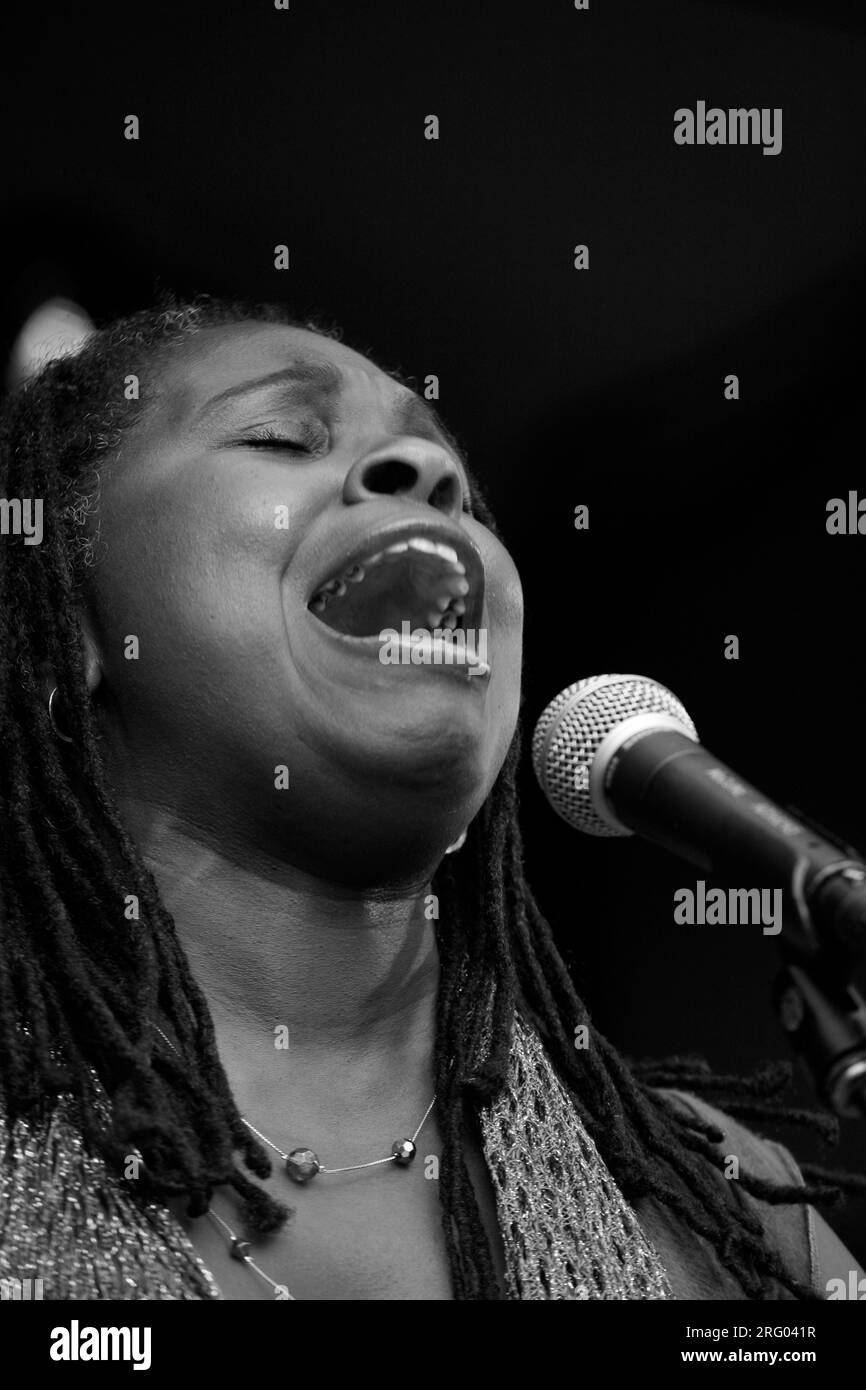 RUTHIE FOSTER chante à la 2009 - Festival de jazz de Monterey en Californie Banque D'Images