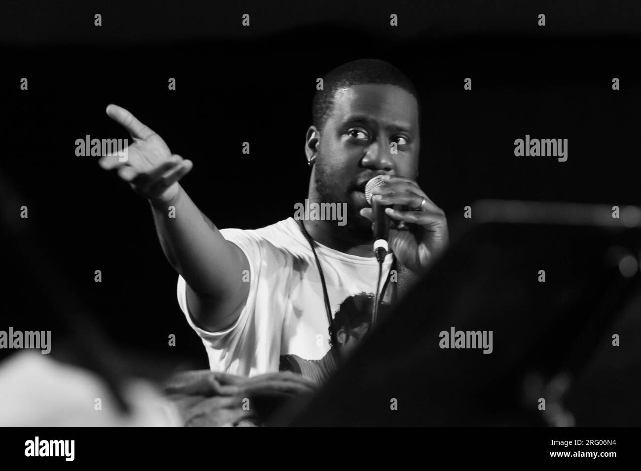 ROBERT GLASPER préformes en hommage à BLUE NOTE ENREGISTRE son 75e ANNIVERSAIRE au MONTEREY JAZZ FESTIVAL 2014 Banque D'Images ROBERT GLASPER préformes en hommage à BLUE NOTE ENREGISTRE son 75e ANNIVERSAIRE au MONTEREY JAZZ FESTIVAL 2014 Banque D'Images