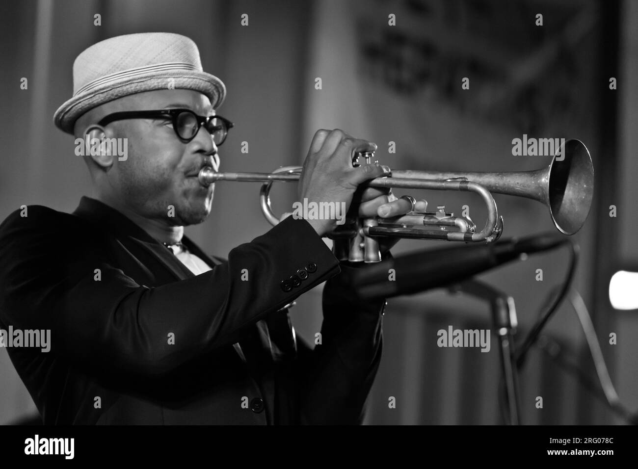 Etienne Charles et Creole Soul se produisent au 58E Monterey Jazz Festival - Californie Banque D'Images