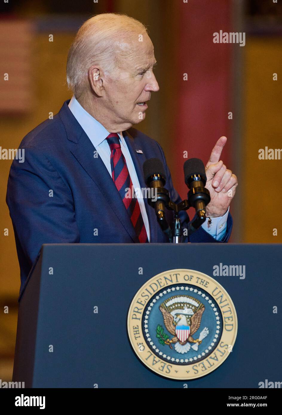 PHILADELPHIE, PA, États-Unis - 20 JUILLET 2023 : le président Joe Biden prend la parole au chantier naval de Philly. Banque D'Images