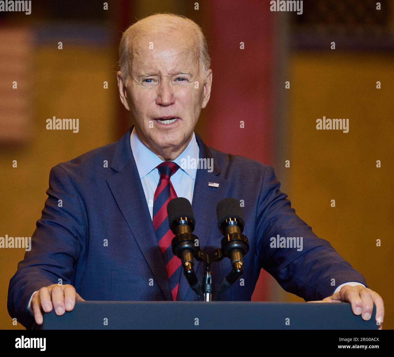 PHILADELPHIE, PA, États-Unis - 20 JUILLET 2023 : le président Joe Biden prend la parole au chantier naval de Philly. Banque D'Images