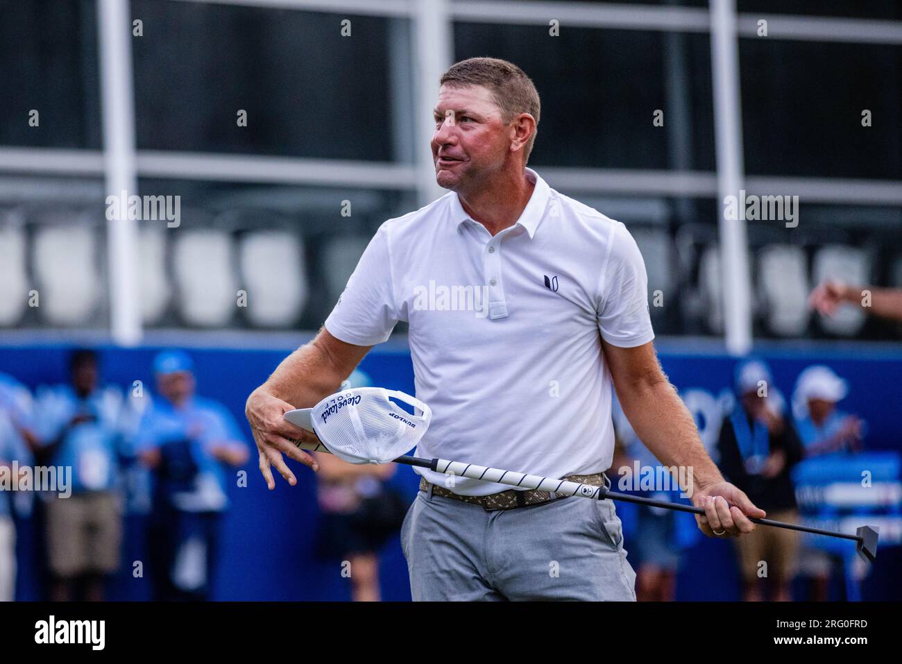 6 août 2023 : Lucas Glover célèbre sur le dix-huitième green après avoir remporté le championnat Wyndham 2023 au Sedgefield Country Club à Greensboro, Caroline du Nord. Scott Kinser/CSM Banque D'Images