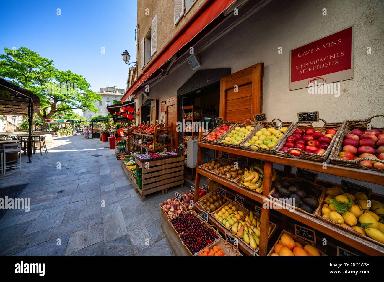 Boutique de fruits et légumes à Saint-Florent, Corse, France Banque D'Images