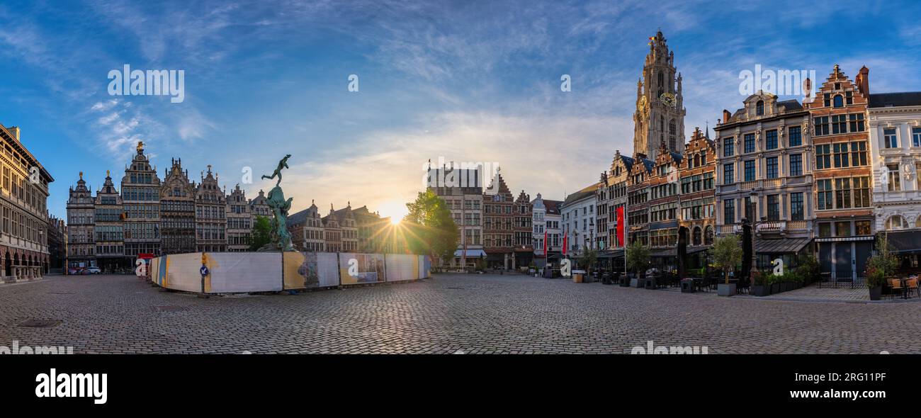 Anvers Belgique, panorama du lever du soleil sur la place Grote Markt (Grand marché) Banque D'Images