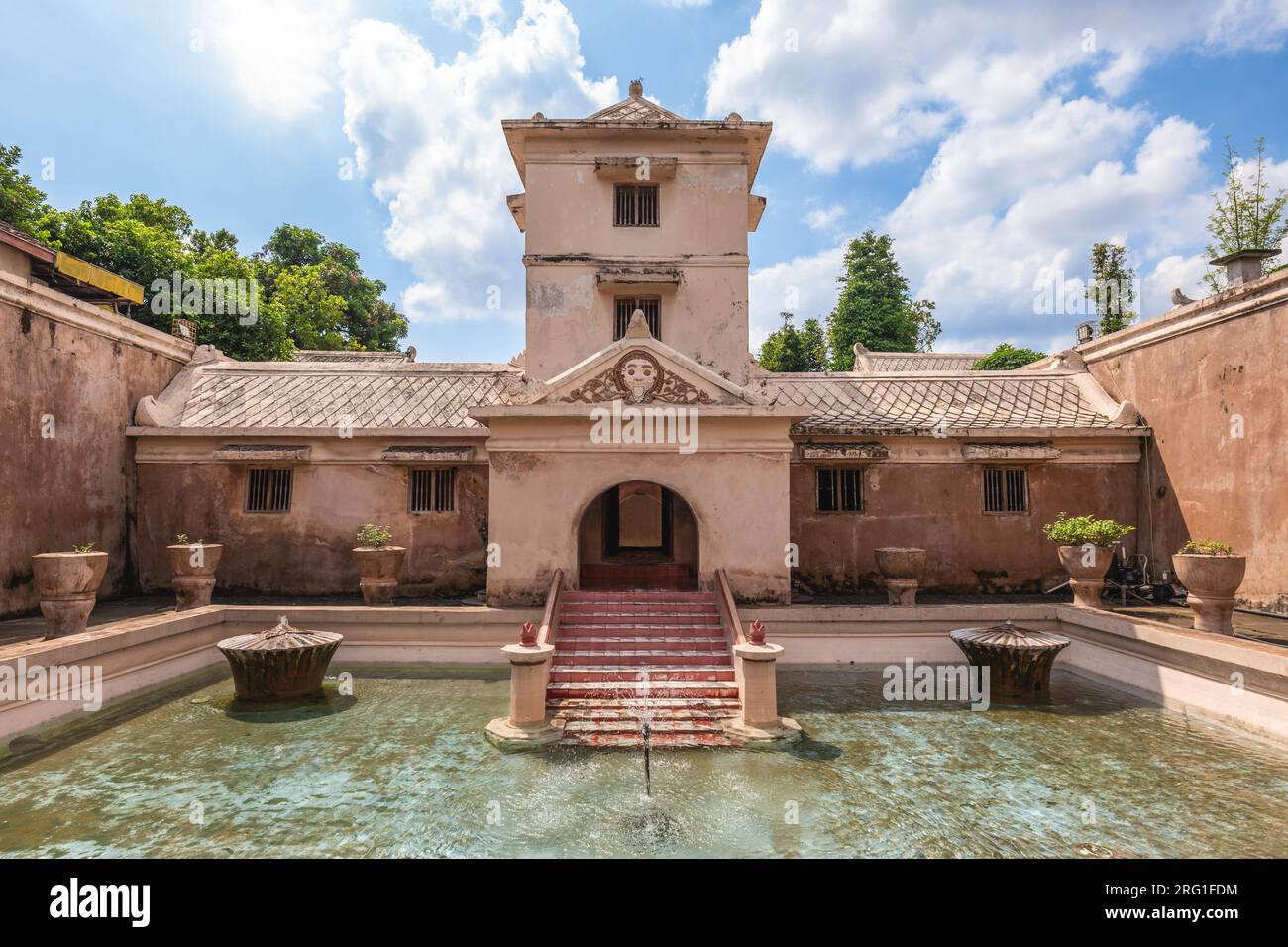 Château d'eau de Taman Sari, ancien jardin royal du Sultanat de Yogyakarta en Indonésie Banque D'Images