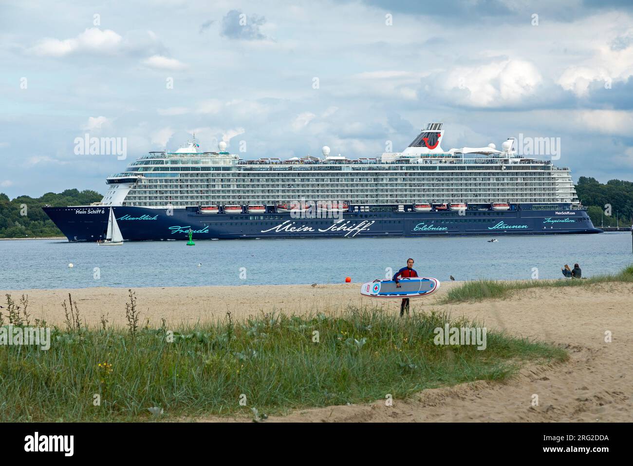 Mein Schiff bateau de croisière au large de Falckenstein, Kiel, Kieler Förde, Schleswig-Holstein, Allemagne Banque D'Images