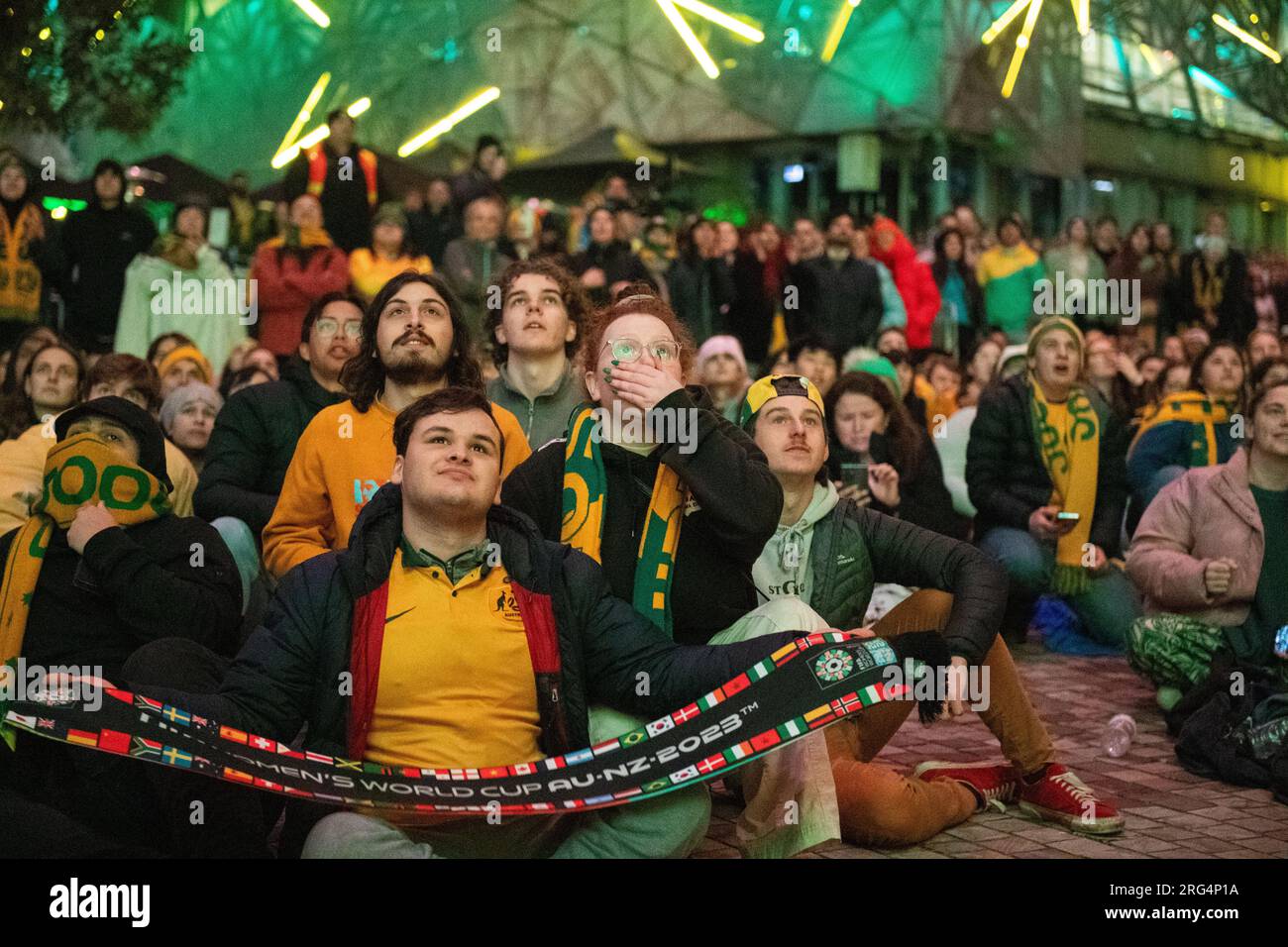 Melbourne, Australie, 7 août 2023. Un fan réagit aux Australiens qui ont presque marqué un but contre le Danemark lors d'une diffusion de la coupe du monde féminine de la Fifa à Federation Square. Crédit : Jay Kogler/Alamy Live News Banque D'Images