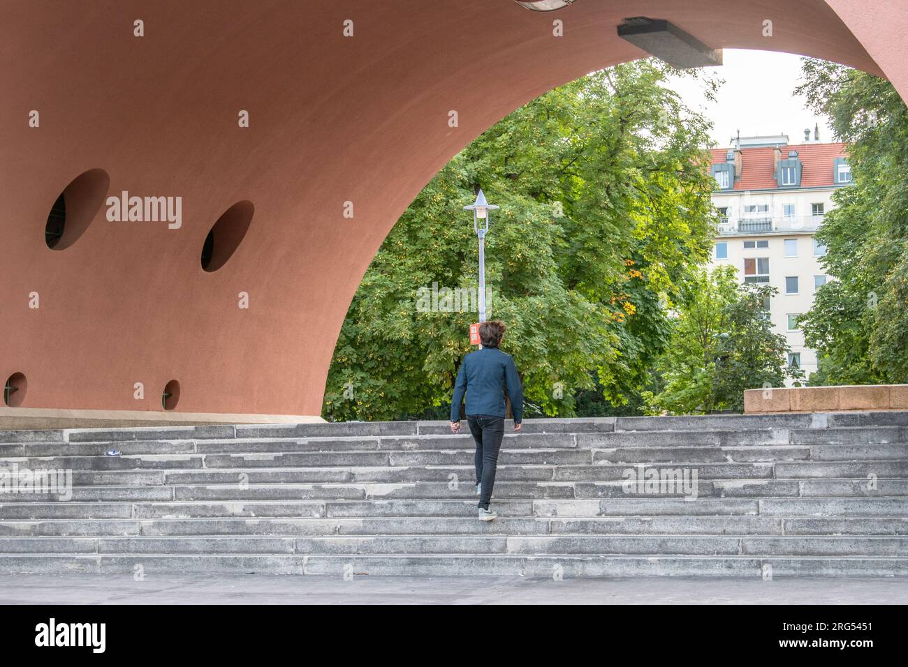 Vienne, Autriche. 06 août 2023 : complexe immobilier Karl Marx-Hof et les plus longs bâtiments résidentiels individuels du monde. Construit entre 1927 et 1930. Banque D'Images