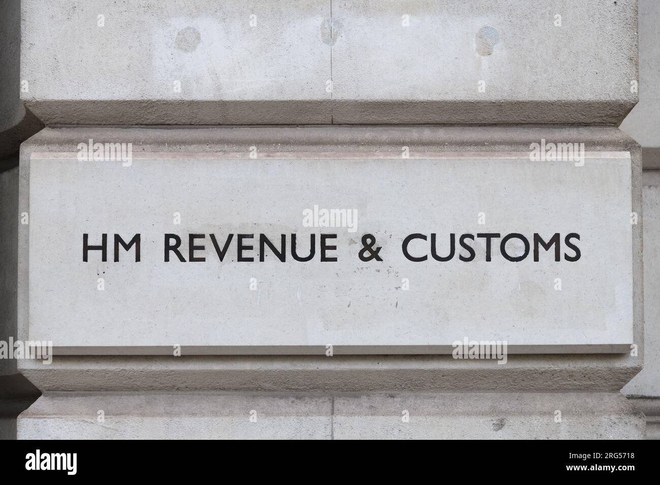 Londres, Royaume-Uni - 28 juillet 2023 ; signer sur la pierre pour le gouvernement britannique HM Revenue and Customs Banque D'Images