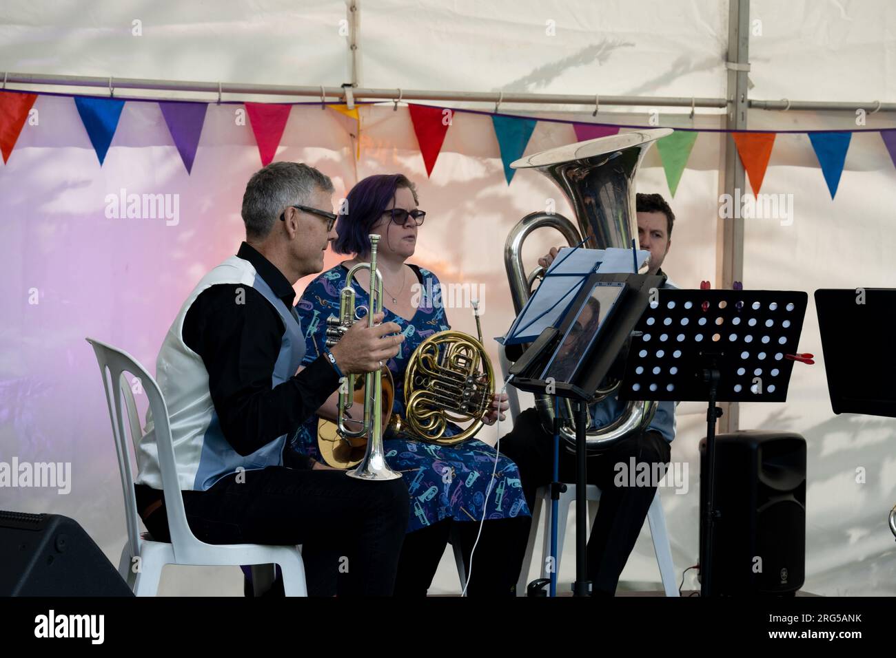 Brass instrument Players, Art in the Park, Leamington Spa, Warwickshire, Angleterre, Royaume-Uni Banque D'Images