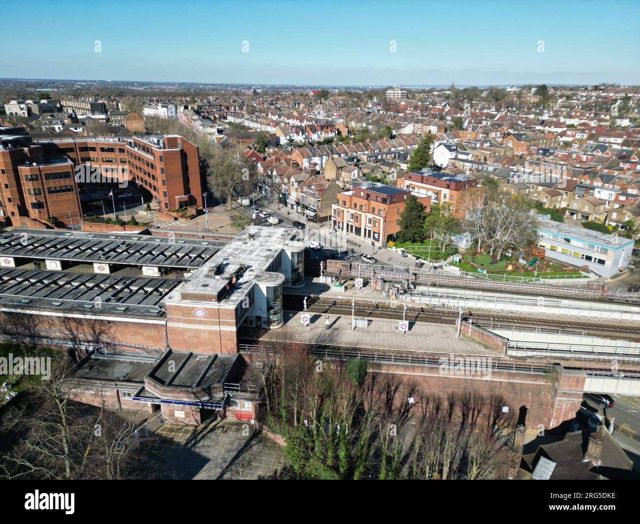 Station de métro de Londres Finchley North London UK Drone, aérien, vue aérienne, vue aérienne, vue aérienne, vue aérienne, Banque D'Images