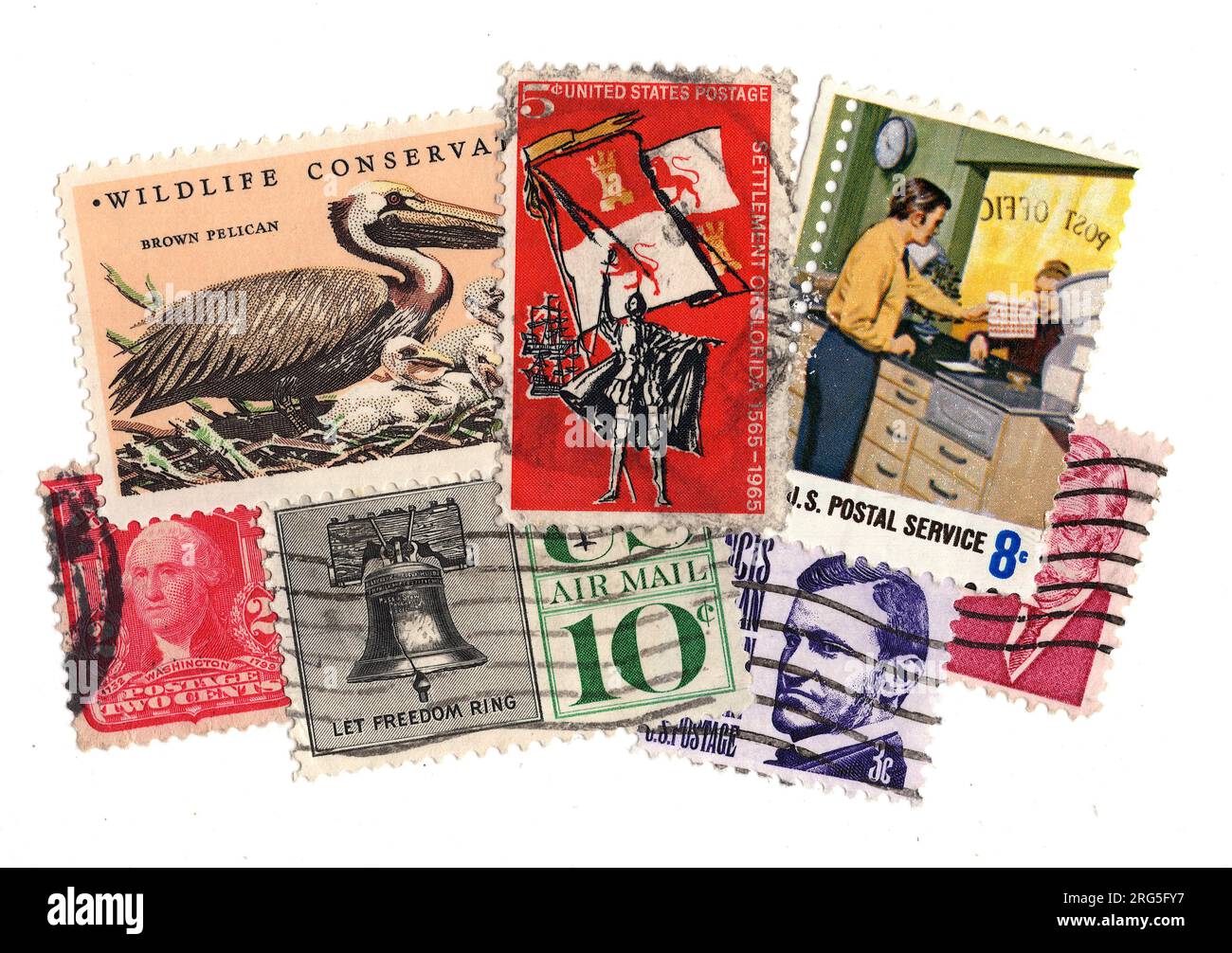 Un montage de timbres-poste vintage des États-Unis présentant le patrimoine et la culture sur fond blanc. Banque D'Images