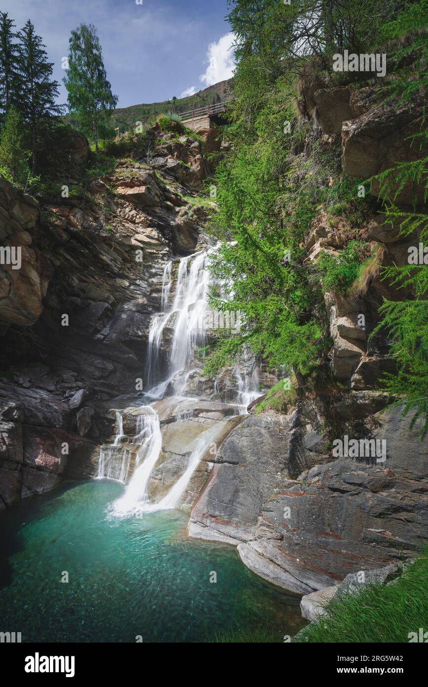 Cascades de Lillaz en été, la partie supérieure. Cogne, Vallée d'Aoste, Italie Banque D'Images