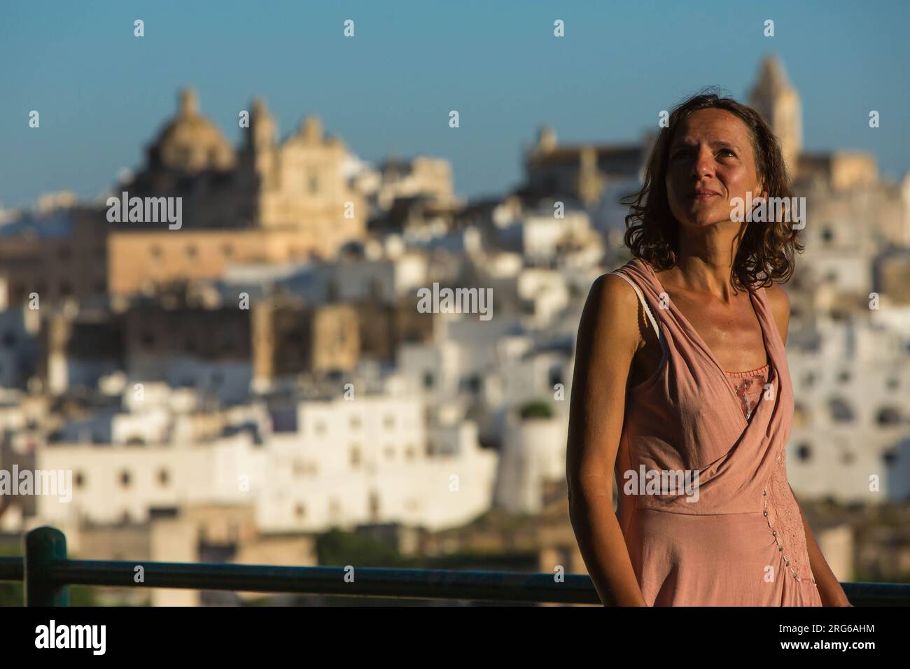 ITALIE. RÉGION DES POUILLES. ITRI ??VALLEY. VILLAGE D'OSTUNI, INSCRIT AU PATRIMOINE MONDIAL DE L'HUMANITÉ PAR L'UNESCO Banque D'Images