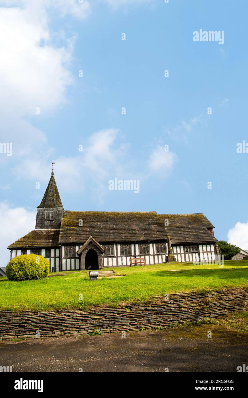 L'église paroissiale de St James et St Paul dans le village de Marton près de Congleton Cheshire Angleterre Royaume-Uni la plus ancienne église à ossature de bois en usage en Europe Banque D'Images