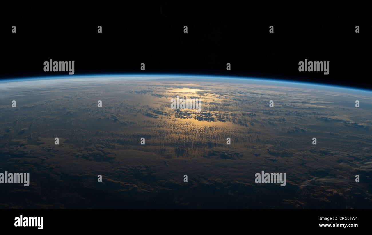 Planète terre vue de l'espace Banque de photographies et d'images à haute  résolution - Page 2 - Alamy