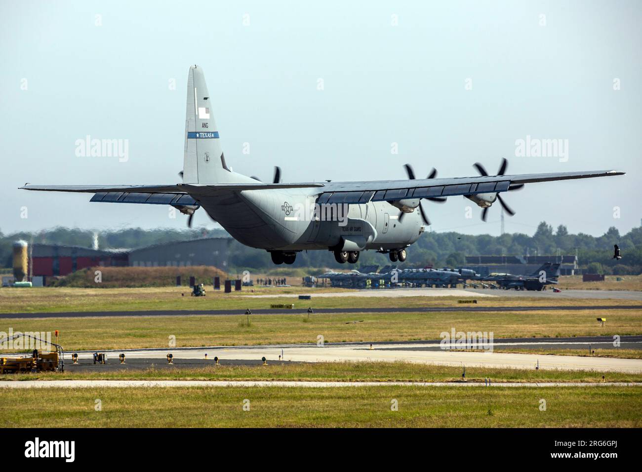 Texas Air National Guard C-130J Hercules lors de l'exercice Air Defender 2023 à Jagel, en Allemagne. Banque D'Images