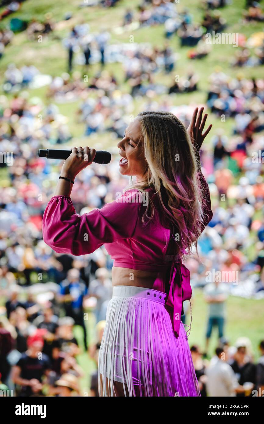 Flumserberg, Suisse. 31 juillet 2023. La chanteuse suisse Linda Fäh donne un concert live lors de la grosse Schlagerparty dans le cadre du Flumserberg Open Air 2023. (Crédit photo : Gonzales photo - Tilman Jentzsch). Banque D'Images