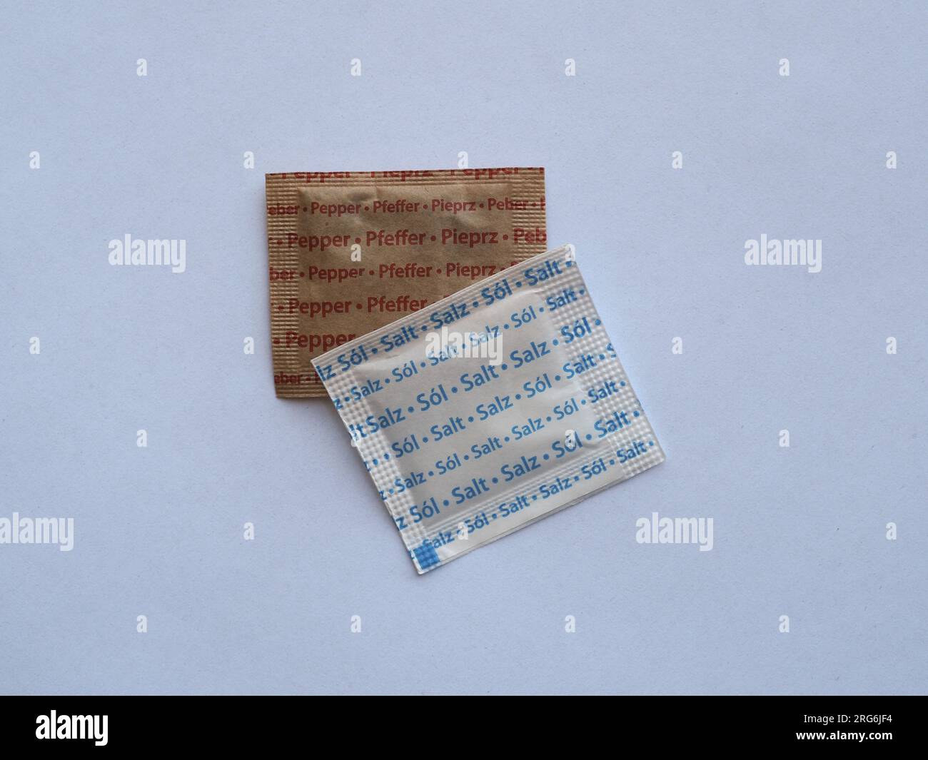 Sel et poivre sachet individuel Banque de photographies et d’images à haute résolution Alamy