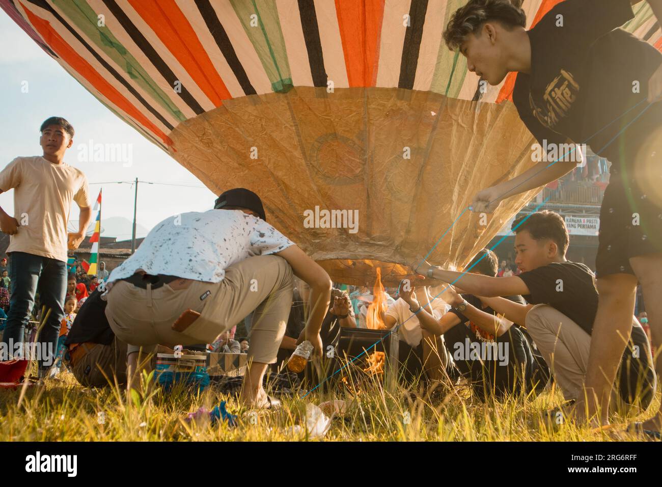 Montgolfière indonésie Banque de photographies et d'images à haute  résolution - Alamy