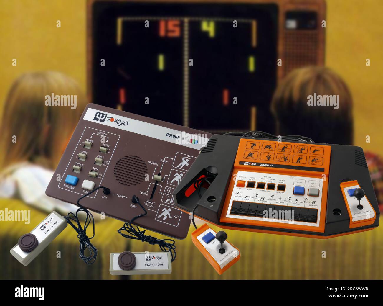 Les premières consoles de salon de l'histoire des jeux vidéo datant de 1970, ont exécuté le célèbre PONG et ses variantes Banque D'Images