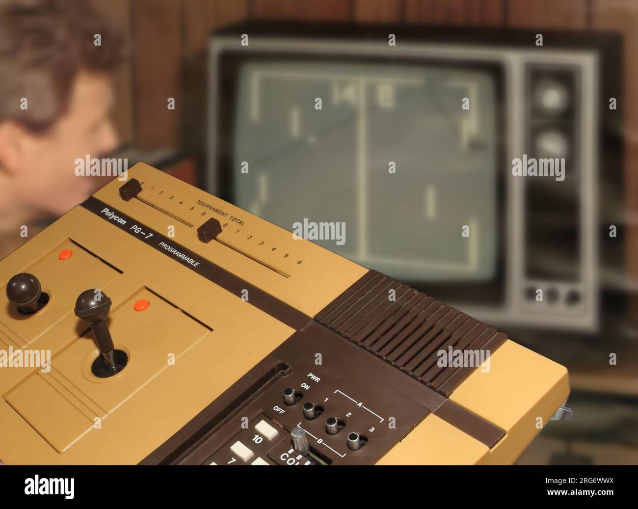 Les premières consoles de salon de l'histoire des jeux vidéo datant de 1970, ont exécuté le célèbre PONG et ses variantes Banque D'Images