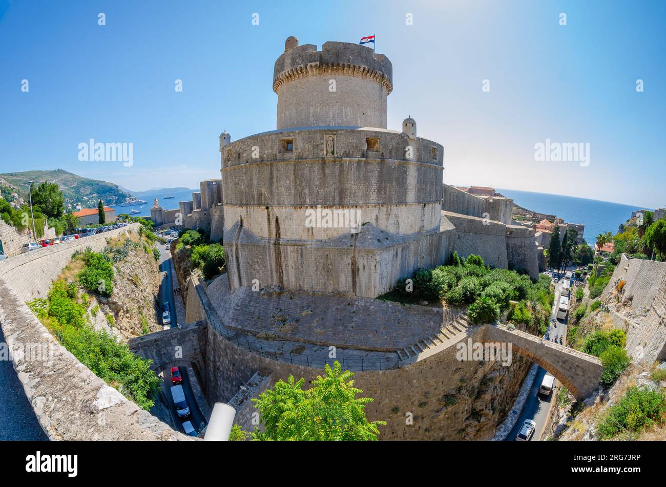 Dubrovnik, Croatie - 22 septembre 2015 - vue grand angle de la forteresse du 14 ème siècle Tvrđava Minčeta situé au point culminant de Dubrovnik Banque D'Images