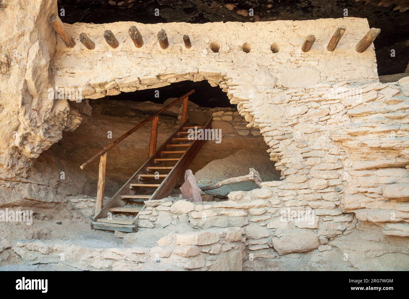 Gila Cliff Dwellings National Monument au Nouveau-Mexique Banque D'Images
