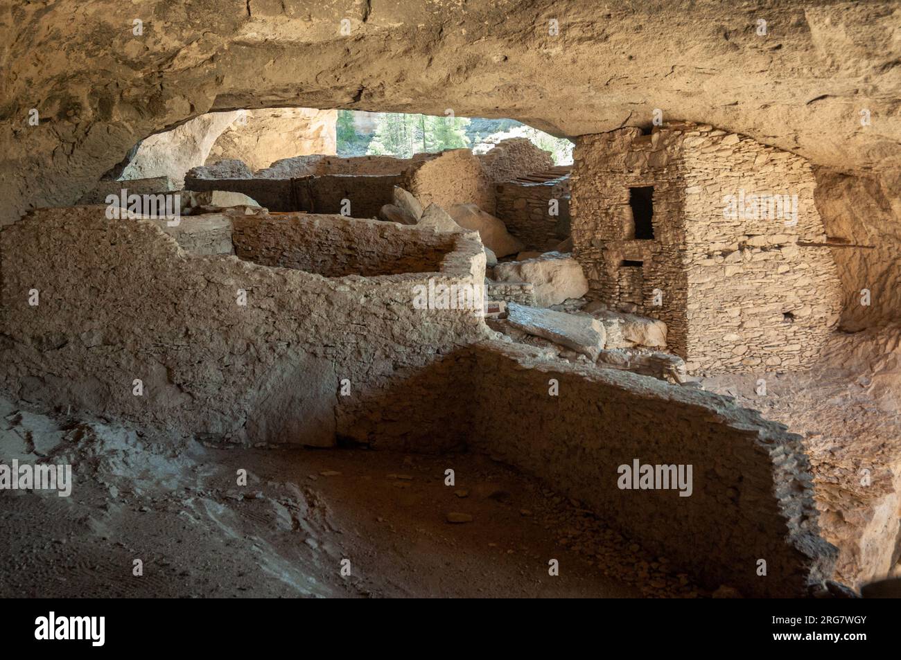 Gila Cliff Dwellings National Monument au Nouveau-Mexique Banque D'Images