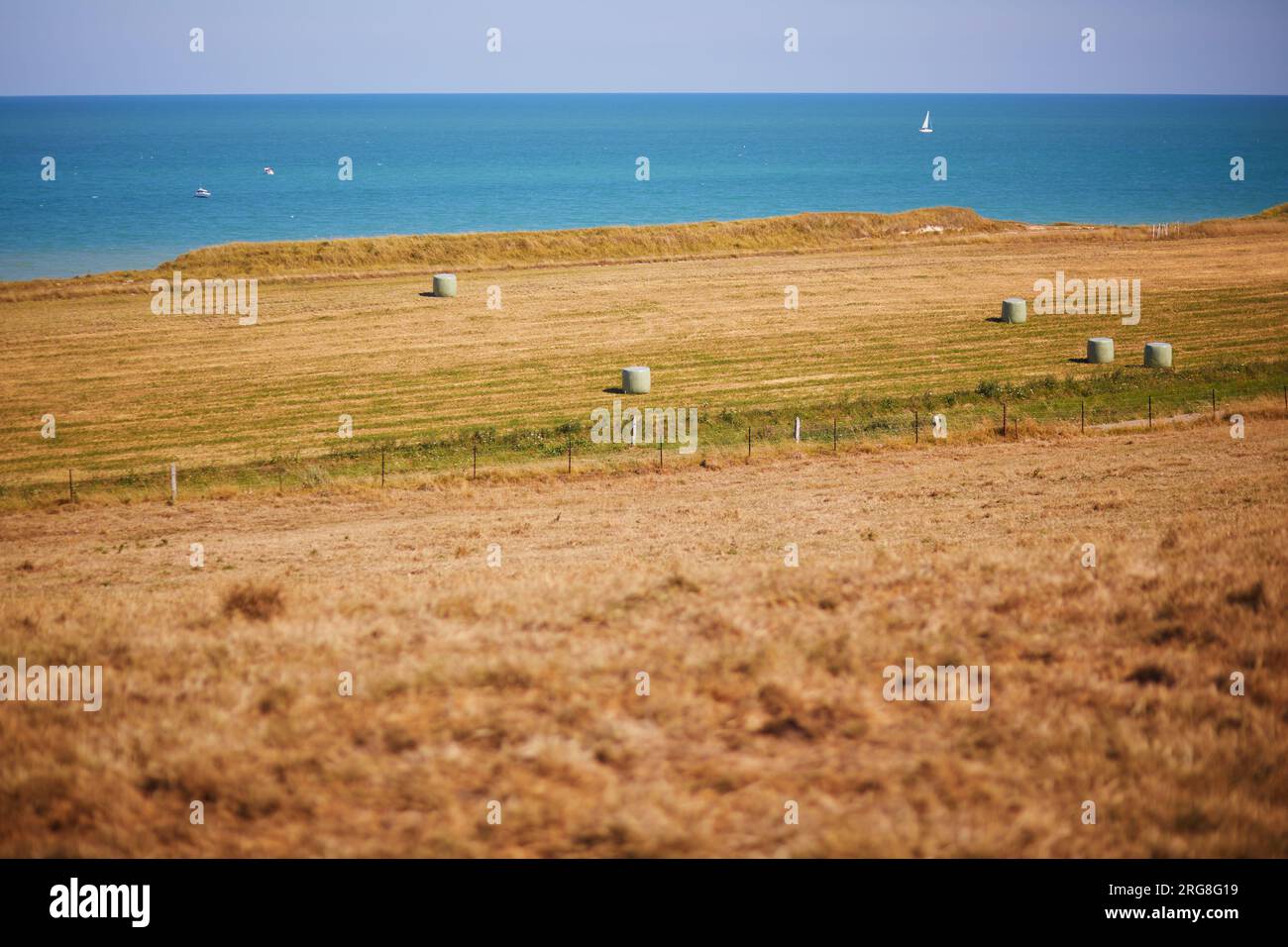 Paysage panoramique pittoresque de Sainte-Marguerite sur Mer, Normandie en France Banque D'Images