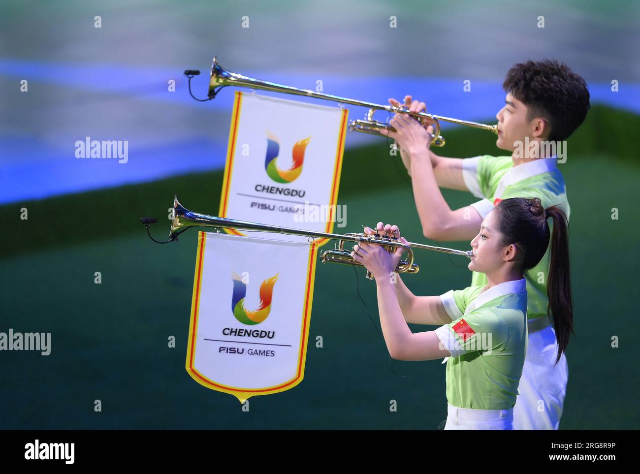 Chengdu, province chinoise du Sichuan. 8 août 2023. Des musiciens se produisent lors de la cérémonie de clôture des 31e Jeux universitaires mondiaux d'été de la FISU à Chengdu, dans la province du Sichuan, dans le sud-ouest de la Chine, le 8 août 2023. Crédit : Zhang Duan/Xinhua/Alamy Live News Banque D'Images