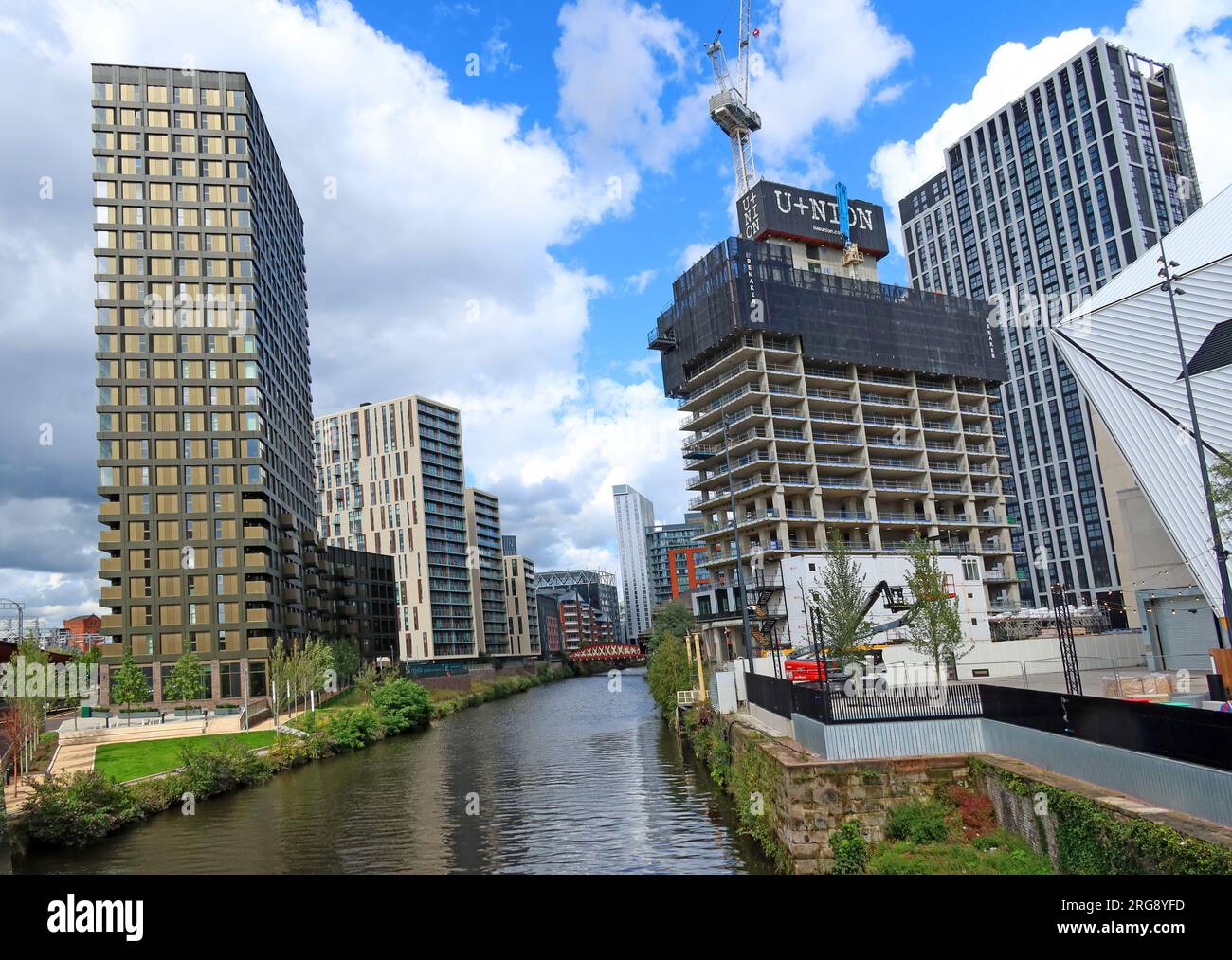 Construction d'appartements Novella & Aviva Studios / Factory International - River Irwell, Manchester regardant à l'est, M3 4JQ Banque D'Images