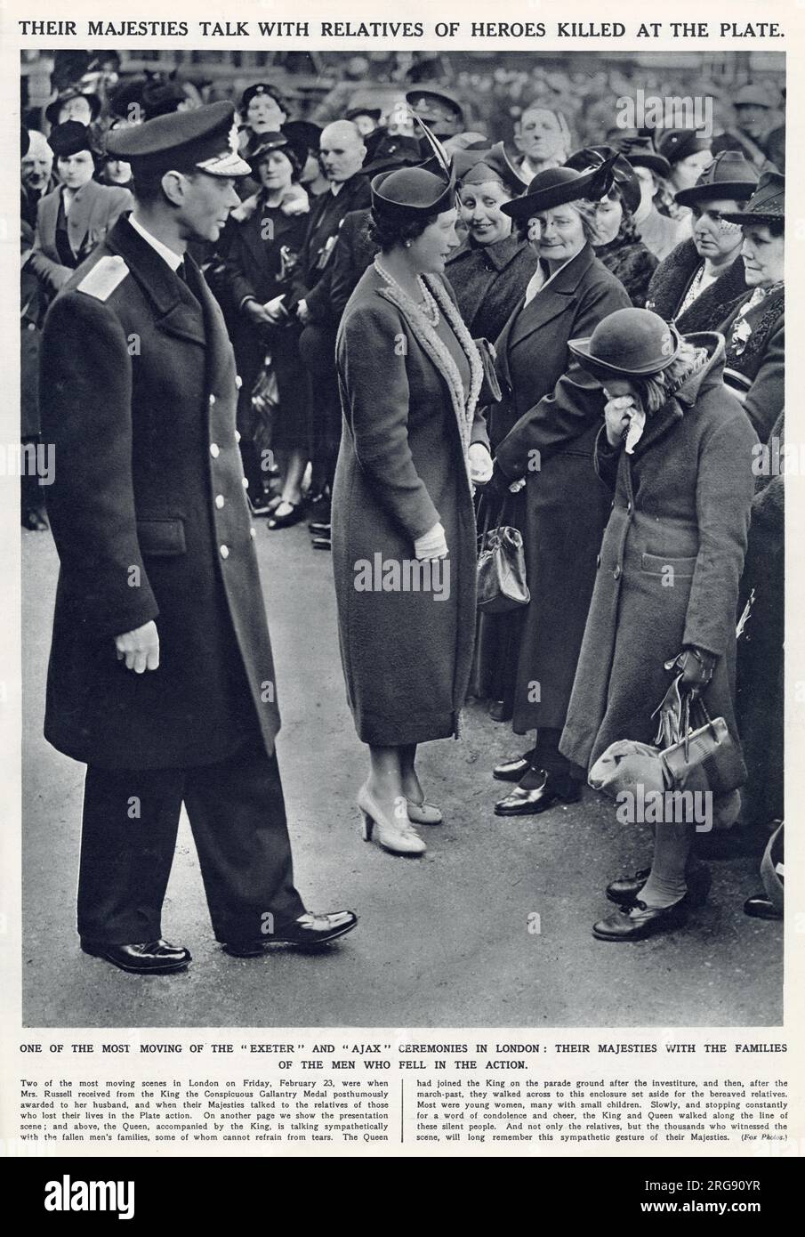 Le roi George VI et la reine Elizabeth consort rendant visite à des parents endeuillés de héros tués lors de la bataille de la River plate, ont combattu dans l'Atlantique Sud le 13 décembre 1939 comme première bataille navale de la Seconde Guerre mondiale. Banque D'Images