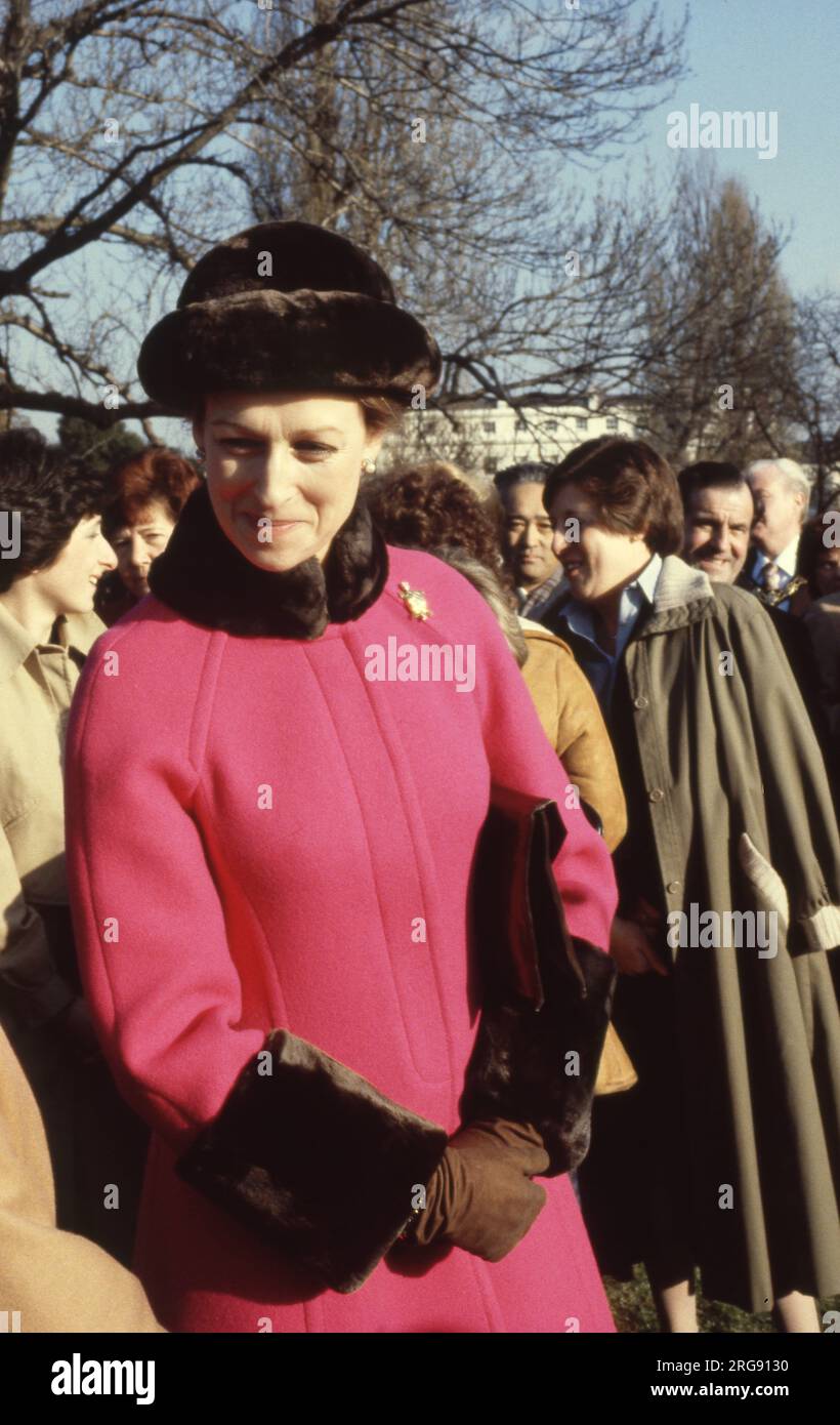 Princesse Alexandra, l'honorable Lady Ogilvy plantation d'arbres en novembre 1980 photo du Henshaw Banque D'Images