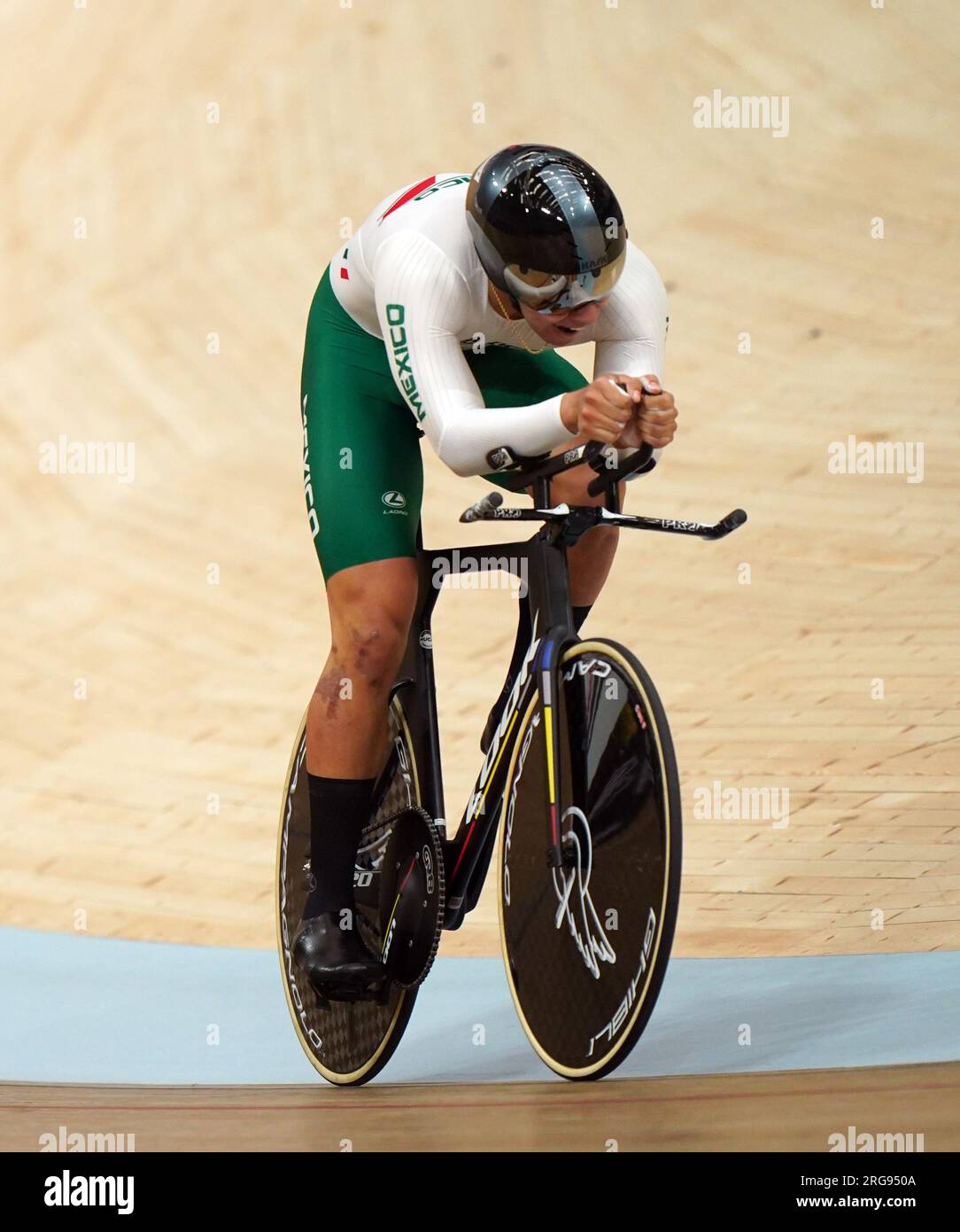 Le mexicain Juan Ruiz Teran dans la course de qualification masculine Elite 1km Tim Trial pendant la sixième journée des Championnats du monde cycliste UCI 2023 au Vélodrome Sir Chris Hoy, Glasgow. Date de la photo : mardi 8 août 2023. Banque D'Images