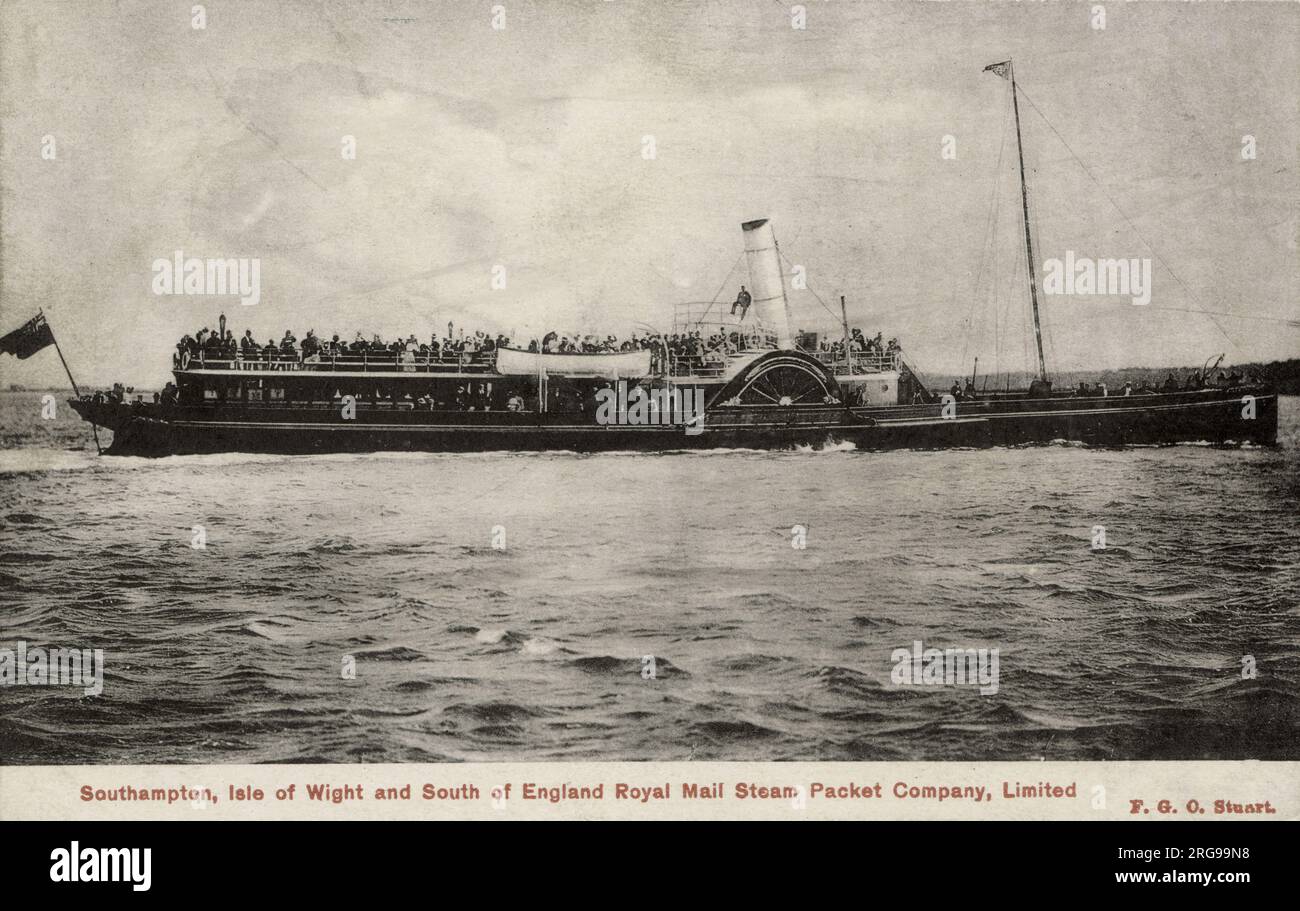 Le bateau à aubes Southampton de la Royal Mail Steam Packet Company, à Southampton, avec des passagers sur le pont. Banque D'Images