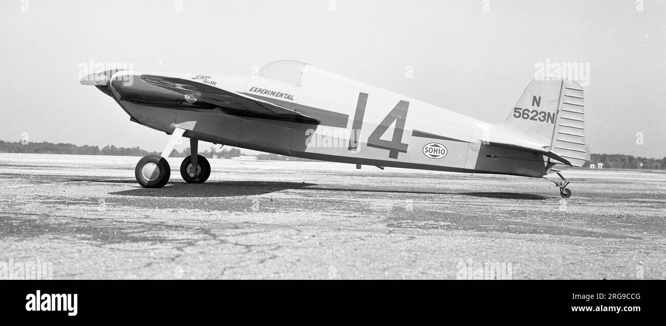 Miller Special N5623N 'Little Gem' formule un coureur; numéro de course 14 ca1949 - information: Propulsé par un 85hp Continental C85; portée: 15'0' longueur: 17'0'. Le pilote Midget N5623N « Little Gem » a été piloté par Jim Miller et avait raccourci les ailes de Luscombe. Endommagé dans un accident et reconstruit comme le Miller JM-1N47J 'Ole Tiger' en 1959 Banque D'Images