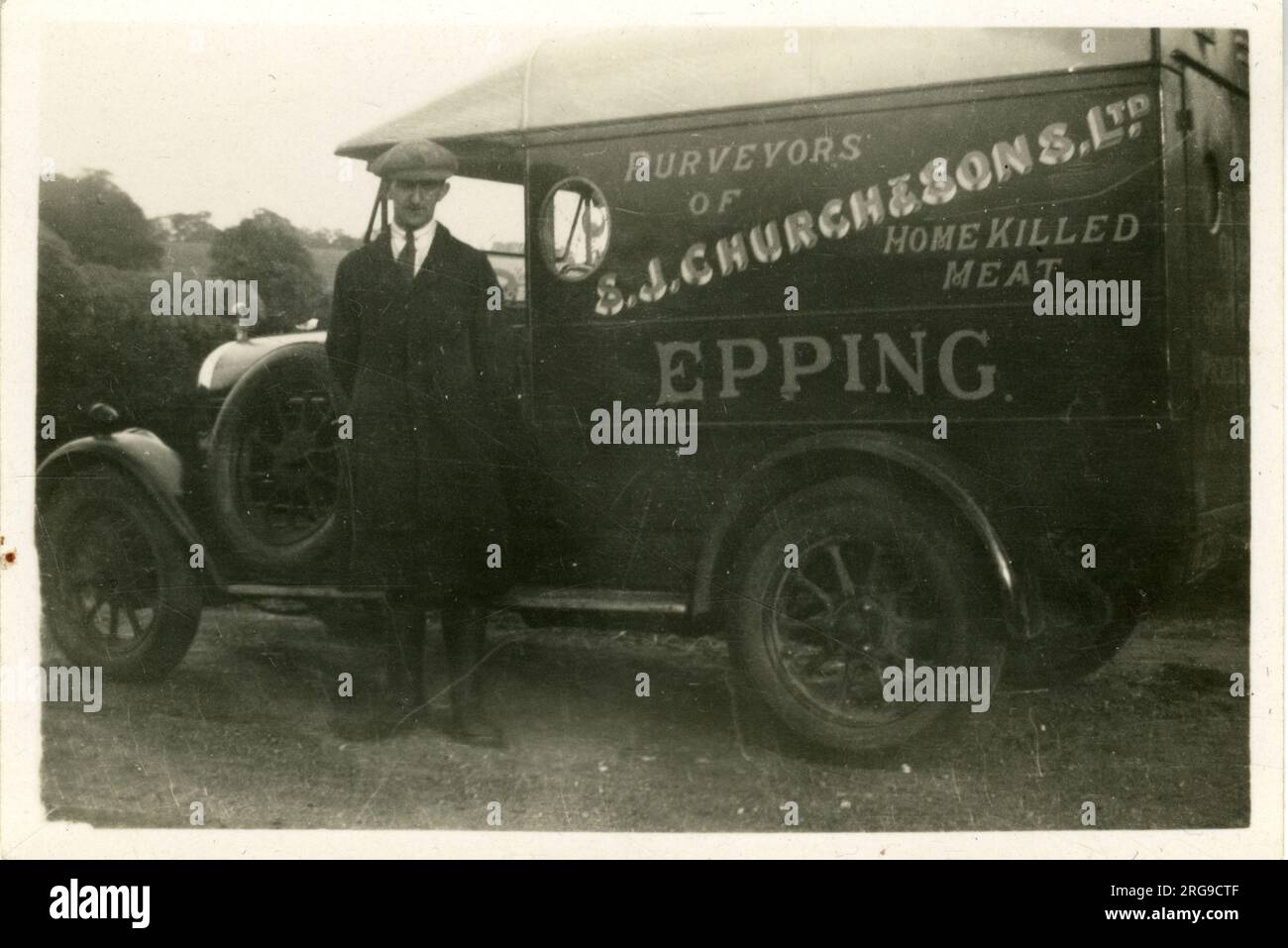 Bullnose Morris Vintage Van, Epping, Harlow, Essex, Angleterre. Church & Sons Ltd, fournisseurs de viande tuée à domicile. Banque D'Images