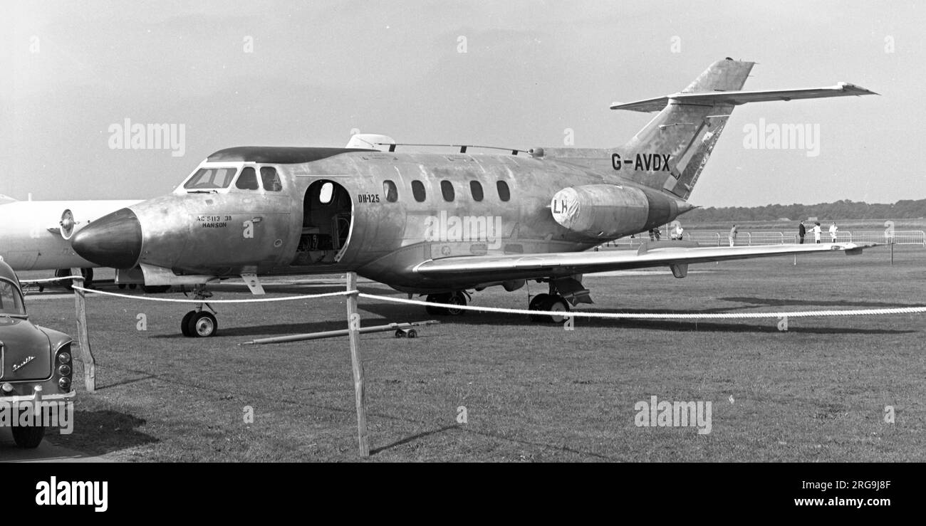 Hawker Siddeley série HS.125 3B-RA G-AVDX (msn 25113) à Hatfield pour une journée ouverte, avant la livraison à Air Hanson Limited. Bientôt retourné à Hawker Siddeley, puis vendu au ministère du Commerce et de l'Industrie pour l'unité de vol de l'Aviation civile. Vendu à un client nigérian en 1983. Banque D'Images