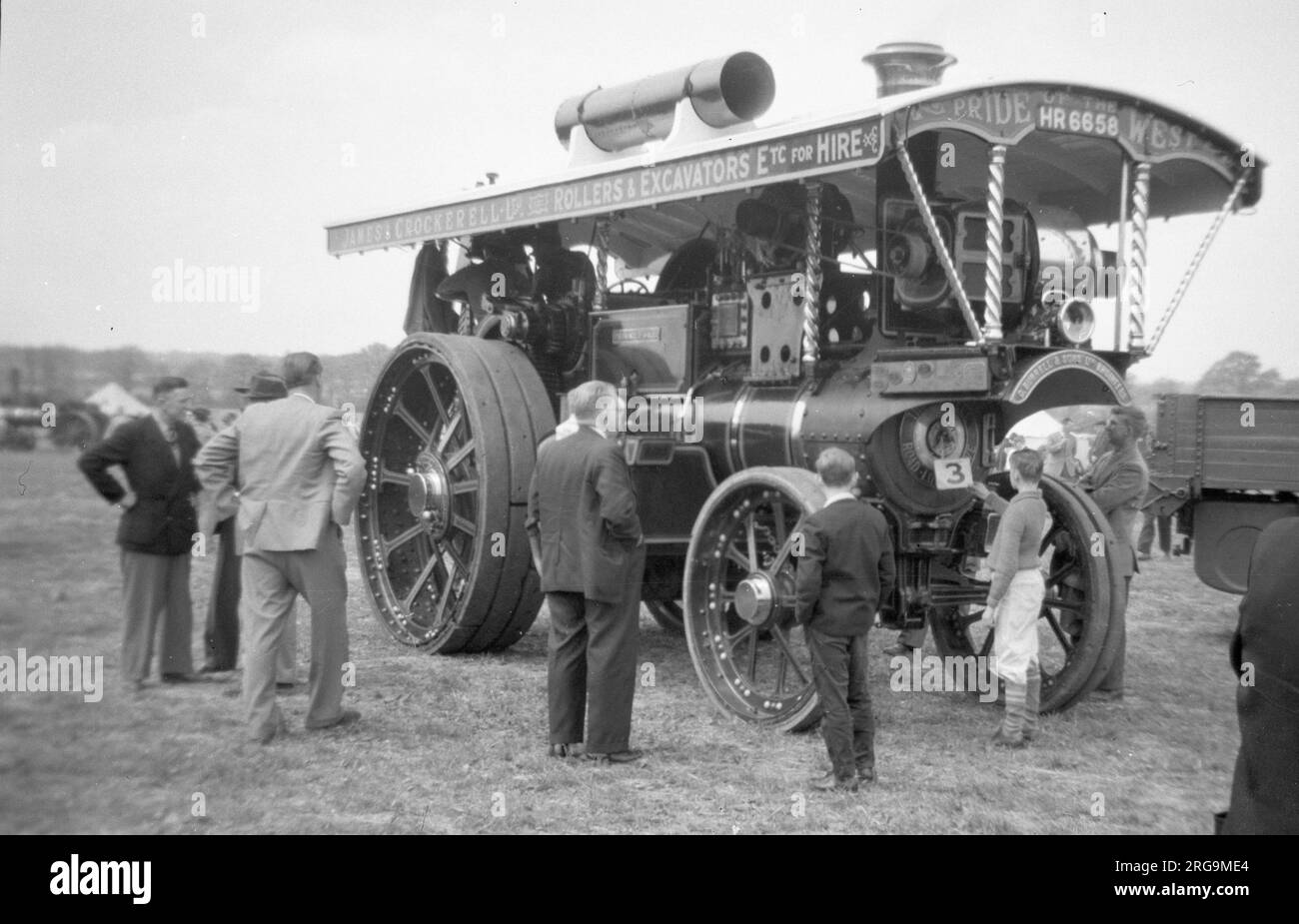 Burrell Showmans Road Locomotive Prince of Wales HR6658 (msn 3887), au Crystal Palace Steam Rally 1959. (Charles Burrell & Sons étaient des constructeurs de moteurs de traction à vapeur, de machines agricoles, de camions à vapeur et de moteurs de tramway à vapeur. La société était basée à Thetford, Norfolk et était exploitée à partir des œuvres de St Nicholas sur Minstergate et la rue St Nicholas, dont certaines survivent aujourd'hui). Banque D'Images