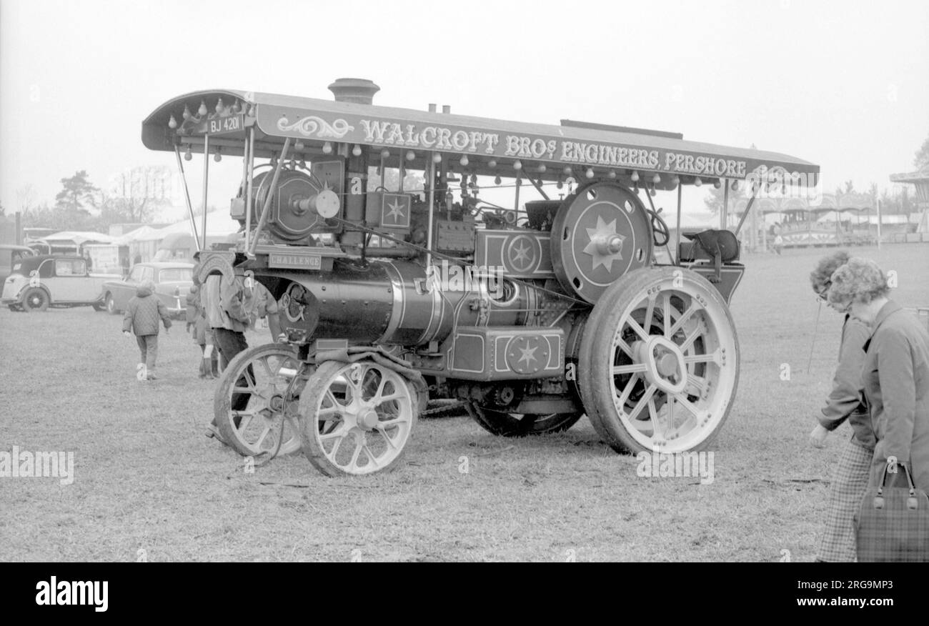 Garrett Showmans Tractor, réf. BJ4201, numéro 33419, défi à un rallye Bristol Steam. Construit en 1919 par Richard Garrett & Sons à Leiston dans le Suffolk, alimenté par un moteur à vapeur composé de 4 PSN. Banque D'Images